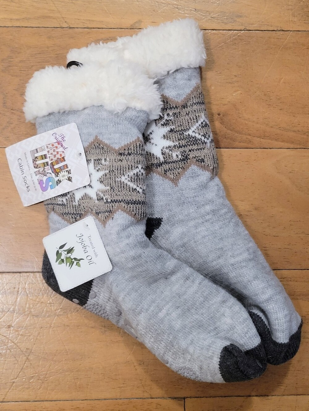NWT MukLuks Cabin Socks w Jojoba Oil Soft Gray Fairisle Cozy Winter S/M (6-8)